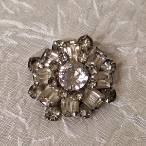 Vtg Riveted Clear Sparkling Rhinestone Stacked Brooch Pin  Silver Tone